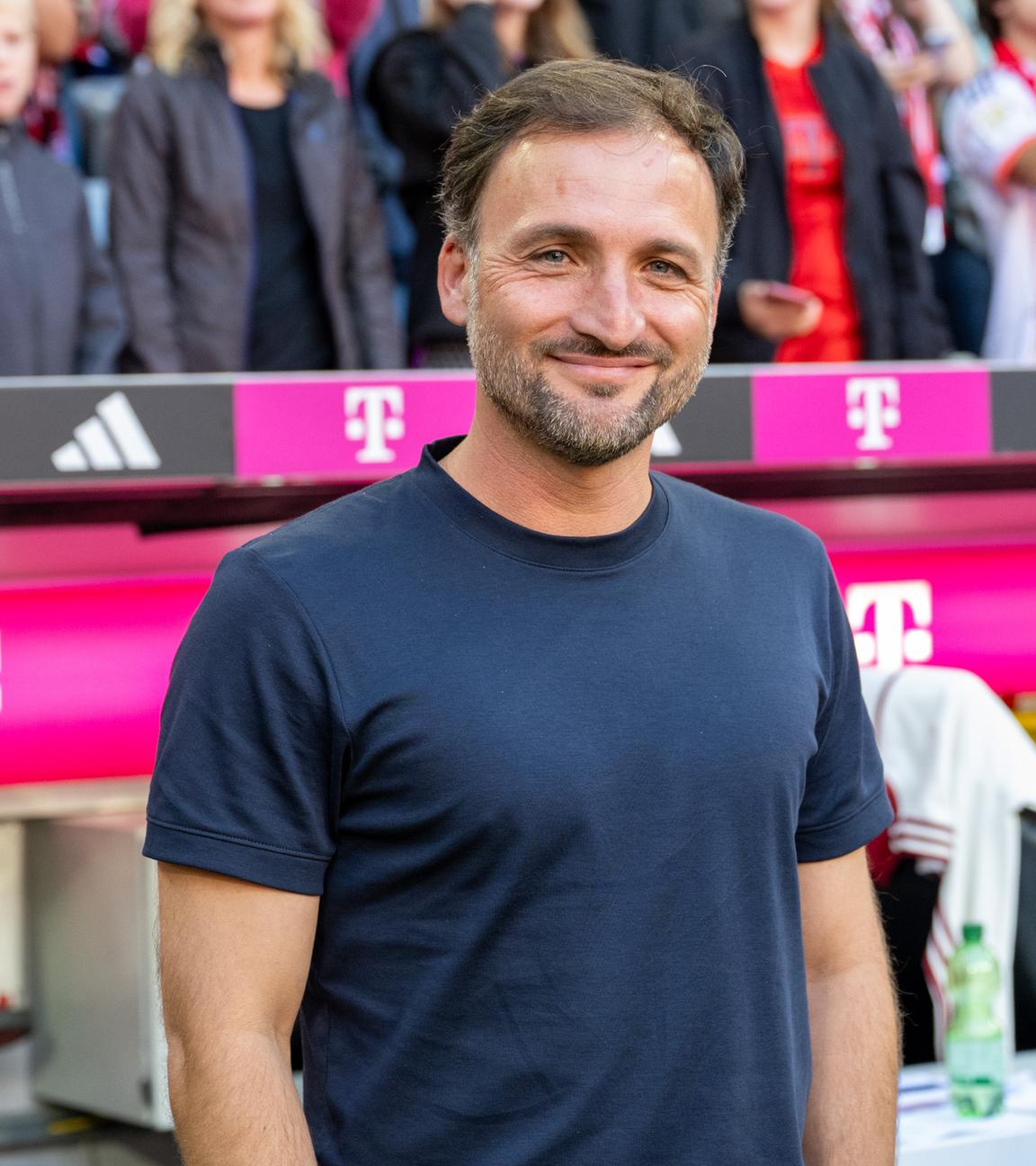 Cheftrainer Jose Barcala (FC Bayern München Frauen)