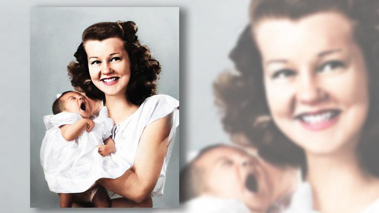 Cher als Baby auf dem Arm ihrer Mutter