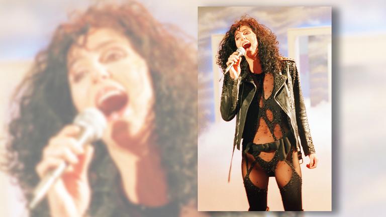 Cher in einem sehr durchsichtigen und knappen Outfit bei "Wetten, dass....?"1987