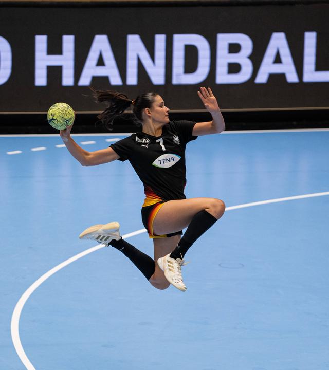 Chiara Rohr (Deutschland U20 Frauen, 07, spielt bei HSG Bensheim Auerbach) im Torwurf am 12.06.2026 in Vinnhorst. 