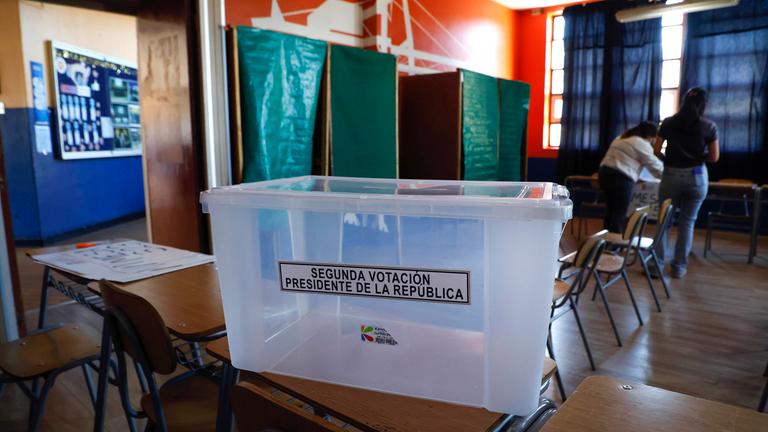 Locales de votacion previo a la segunda votacion presidencial 2025