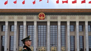 Kanzler in China: Beim Freund des Feindes