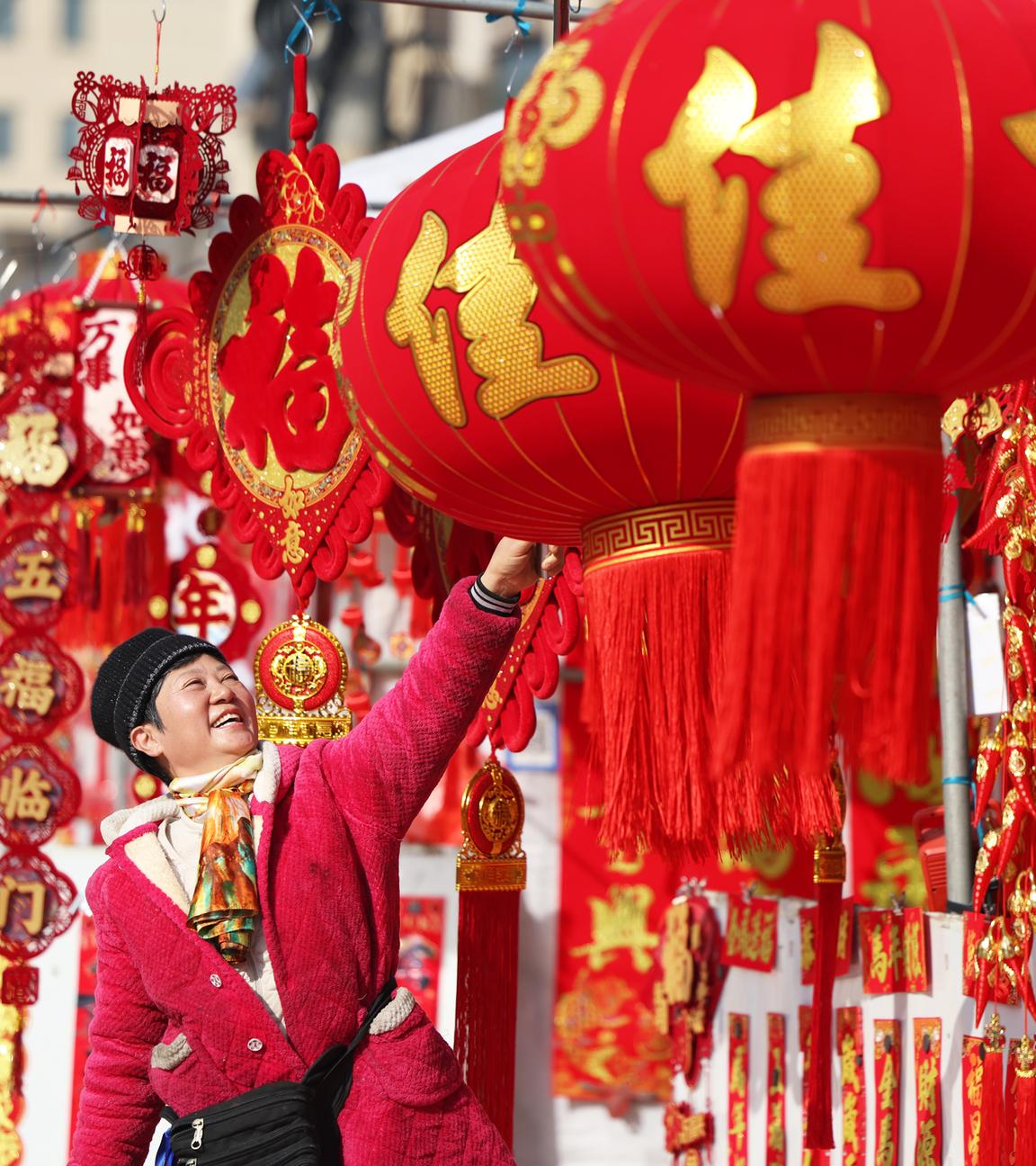 Heute feiert China das Neujahrsfest. Nach dem traditionellen Mondkalender beginnt morgen das Jahr des Feuerpferdes. 