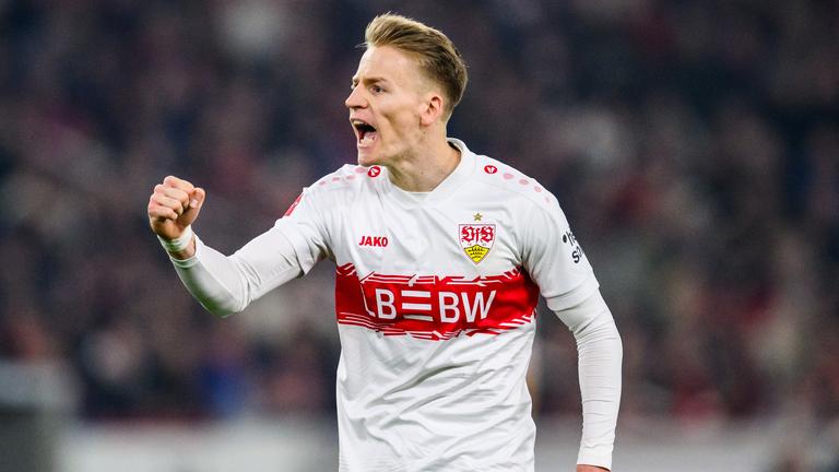 Chris Führich jubelt am 13.01.2026 in der MHP Arena.