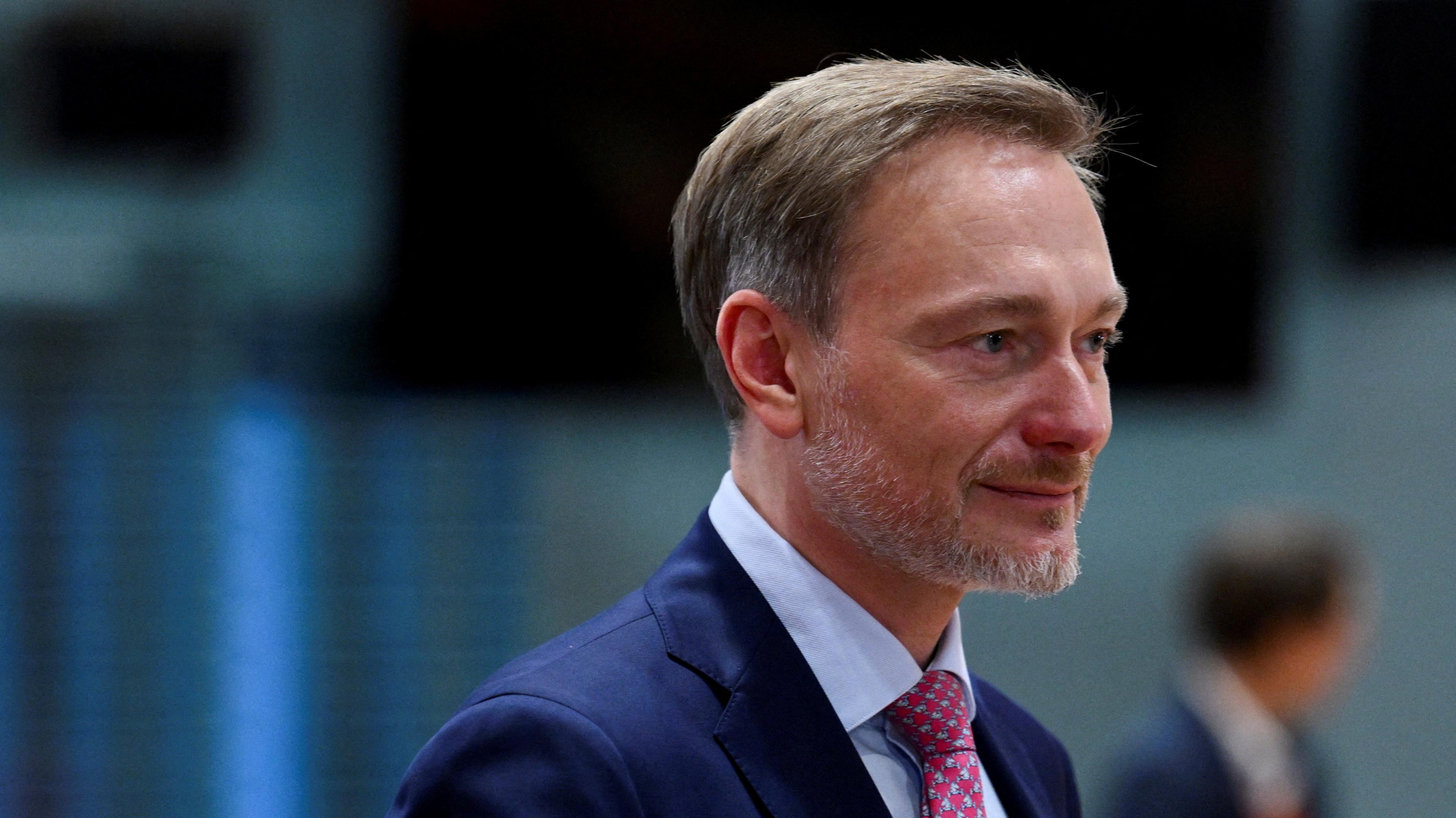 Bundesfinanzminister Christian Lindner nimmt an einer wöchentlichen Kabinettssitzung im Kanzleramt in Berlin teil