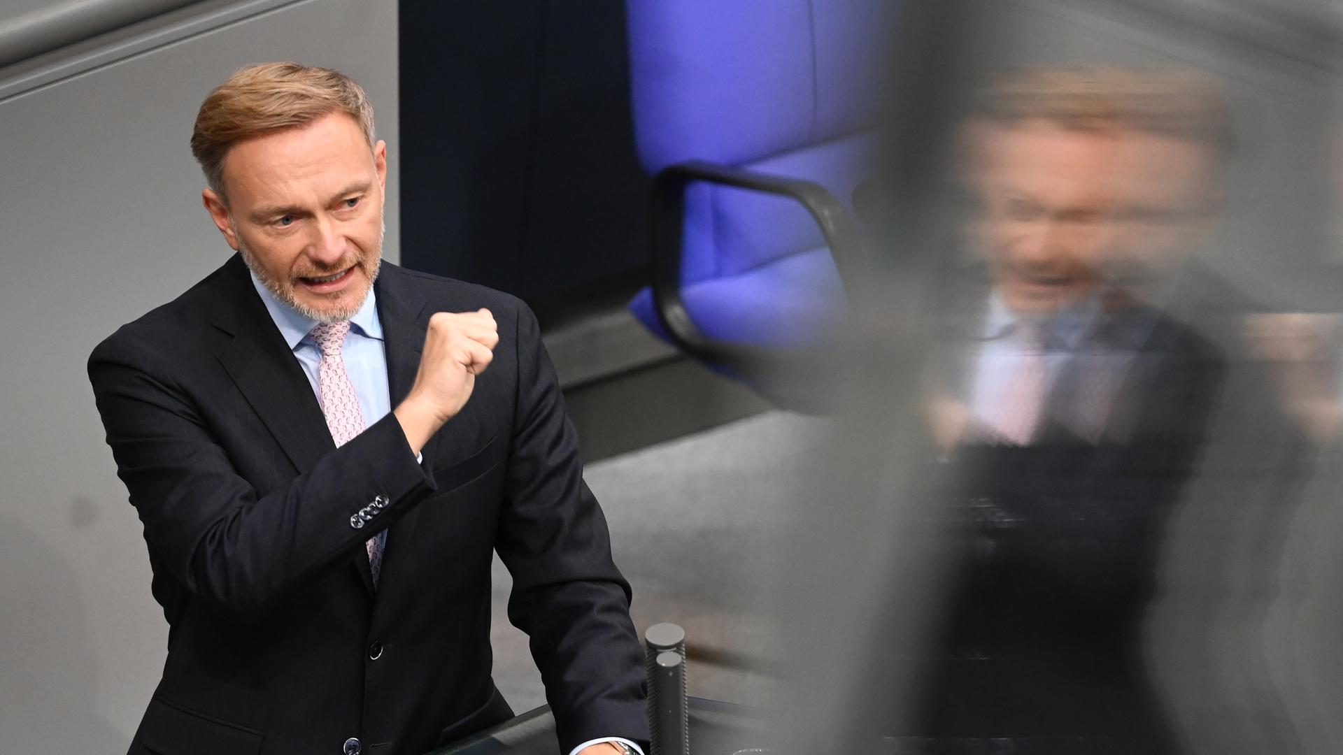 Christian Lindner spricht bei der Plenarsitzung im Deutschen Bundestag.