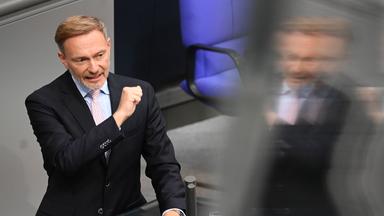 Christian Lindner spricht bei der Plenarsitzung im Deutschen Bundestag.