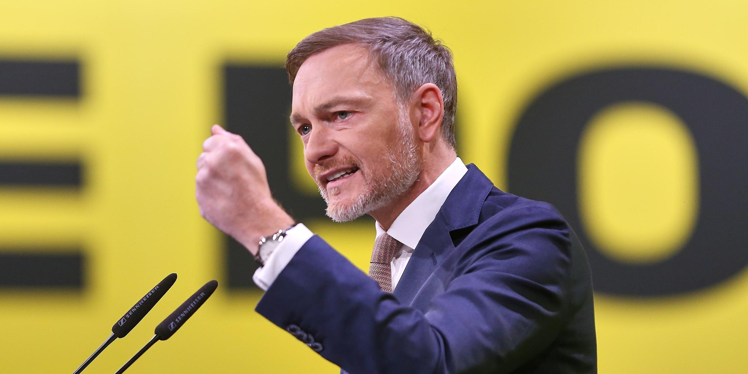 FDP-Parteichef Christian Lindner hält eine Rede