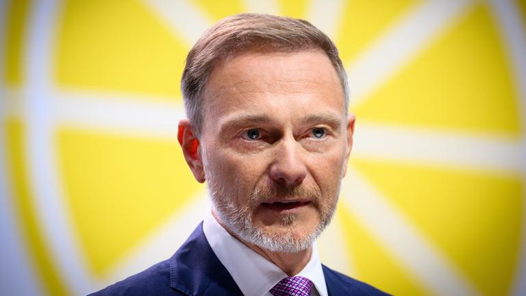 16.05.2025, Berlin: Christian Lindner, bisheriger Bundesvorsitzender der FDP, spricht beim 76. Ordentlichen Bundesparteitag der FDP.