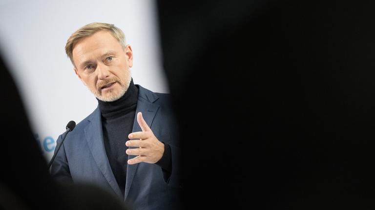 Christian Lindner, FDP-Bundesvorsitzenden, spricht während einer Pressekonferenz der FDP