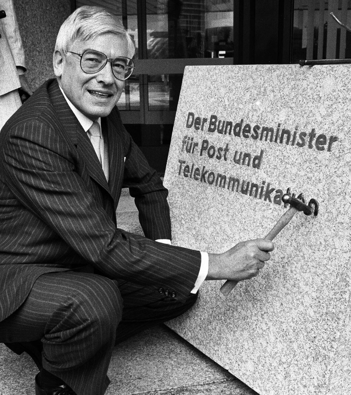 Christian Schwarz-Schilling (Archivfoto 1989)