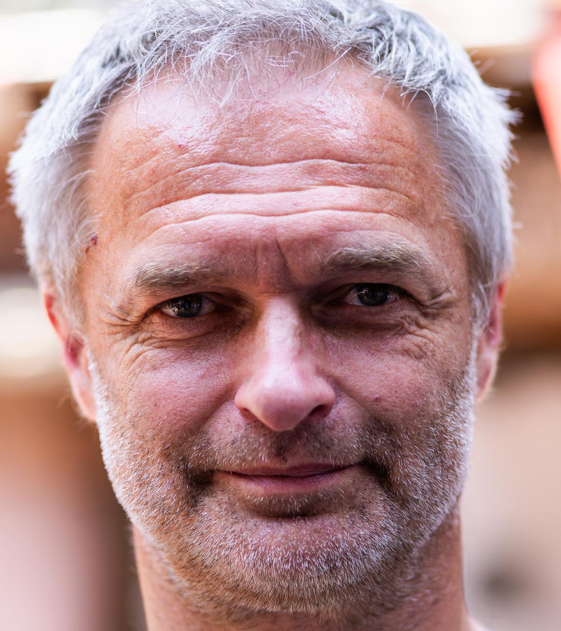 Porträt des Trainers der Frauenfußballnationalmannschaft Christian Wück.