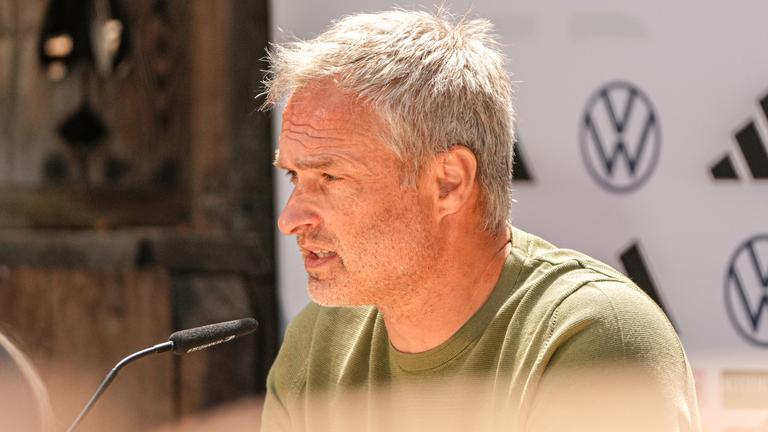 Christian Wück (DFB-Frauen Bundestrainer), Pressekonferenz DFB Frauen Fussball Nationalmannschaft