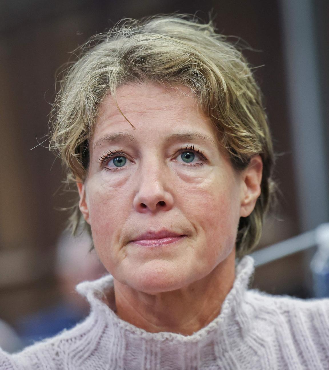 Die angeklagte deutsche Unternehmerin und Gastronomin Christina Block nimmt am 11.12.2025 an der Fortsetzung des Prozesses gegen sie wegen mutmaßlicher Kindesentführung vor dem Landgericht in Hamburg teil.