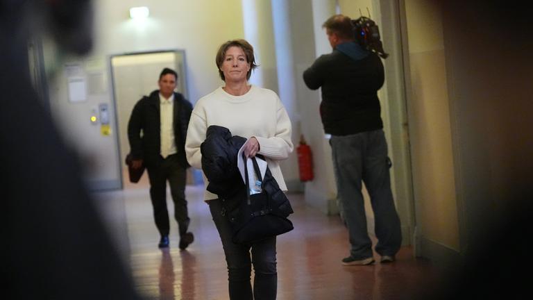 Christina Block, deutsche Gastronomin und Unternehmerin, verlässt nach dem Verhandlungstag des 30.01.2026, im Prozess wegen mutmaßlicher Kindesentführung, im Landgericht Hamburg den Gerichtssaal.