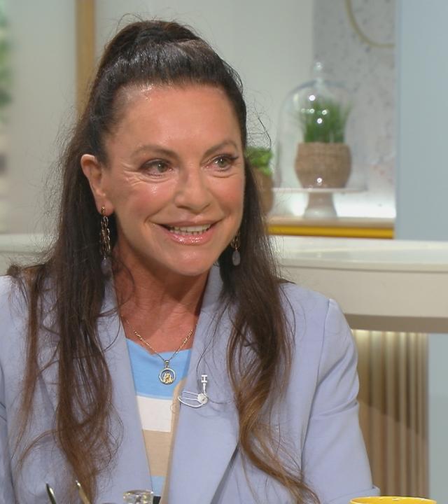 Schauspielerin Christine Neubauer im Gespräch bei "Volle Kanne".