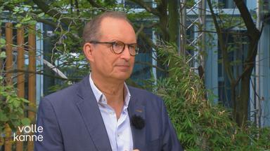 Dr. Christoph Specht erklärt bei Volle Kanne woran man Hitzeerschöpfung, Hitzschlag oder Sonnenstich erkennt.