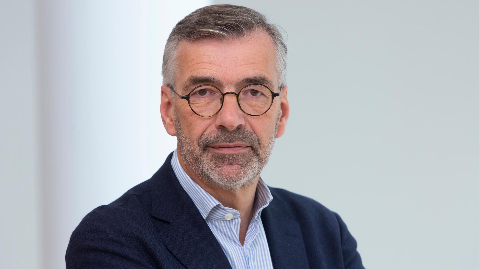 Christopher Daase ist Professor für Politikwissenschaft an der Goethe-Universität Frankfurt mit Schwerpunkt Internationale Beziehungen und Rüstungskontrolle.