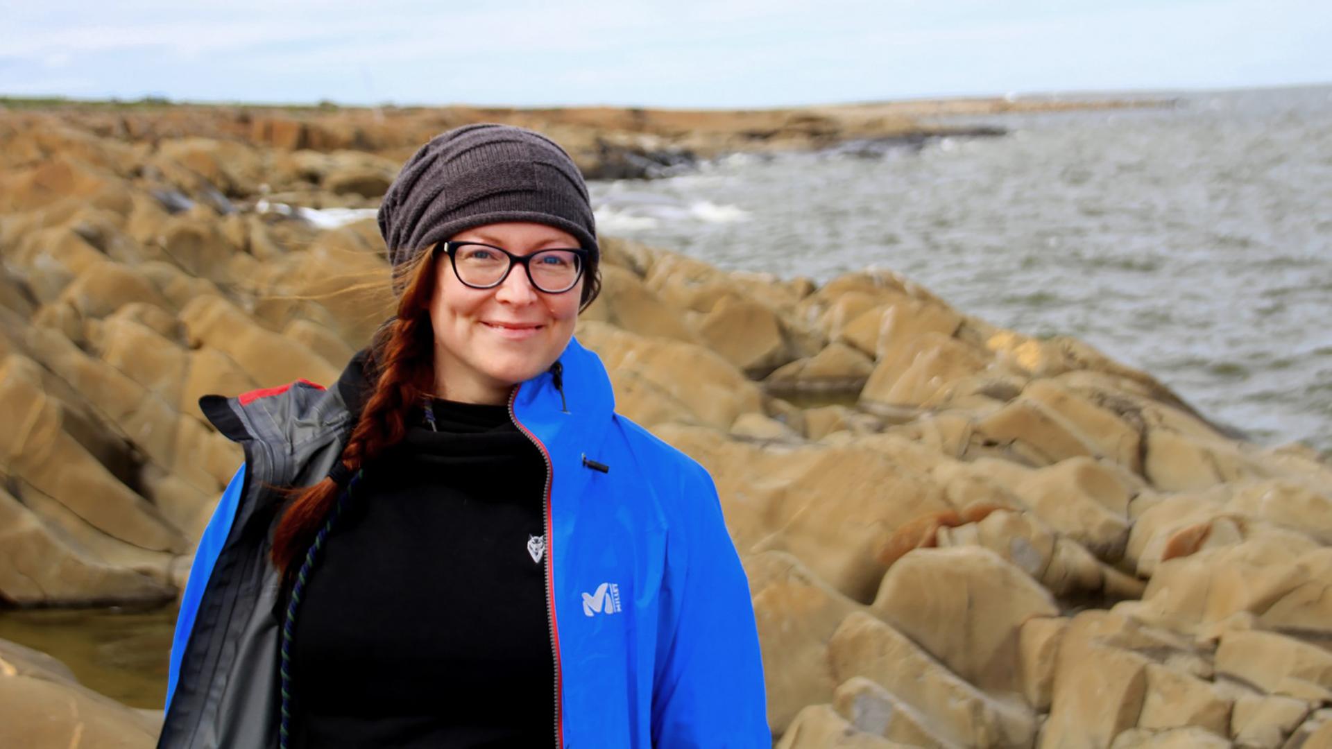 Claudia Grill am Hudson Bay in Churchill, Kanada