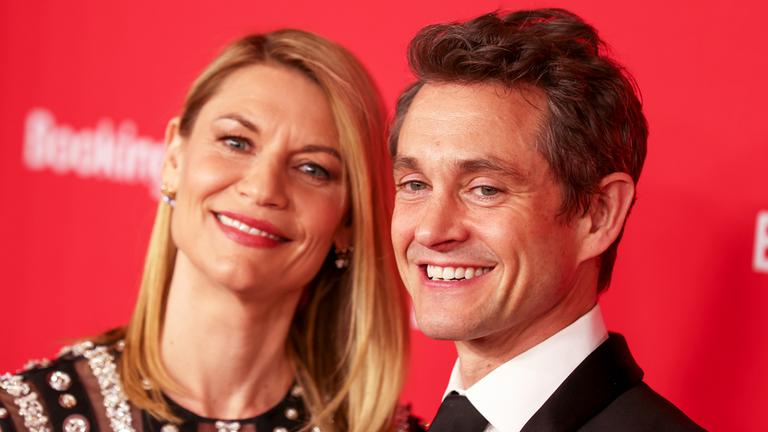 Claire Danes (links) und Hugh Dancy (rechts) posieren bei einem Event.
