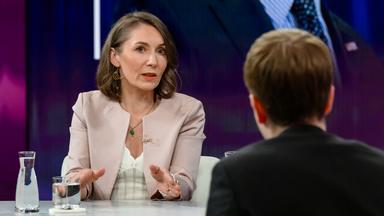 Claudia Major bei Maybrti Illner