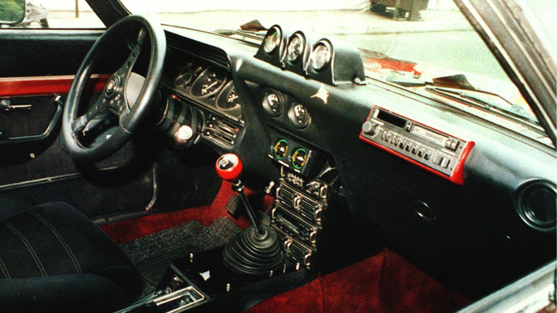 Das Cockpit eines Opel Manta