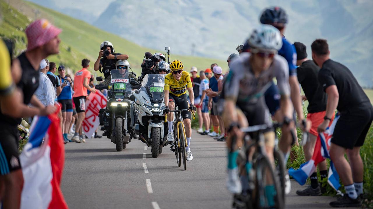 19. Juli 2023: Jonas Vingegaard fährt über den Col de la Loze