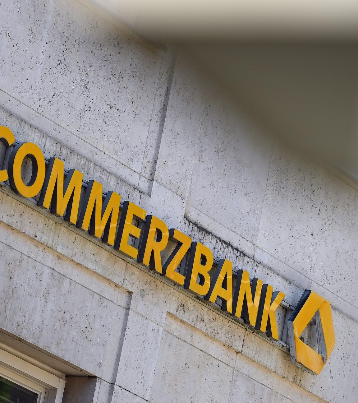 Commerzbank, Schriftzug, Logo
