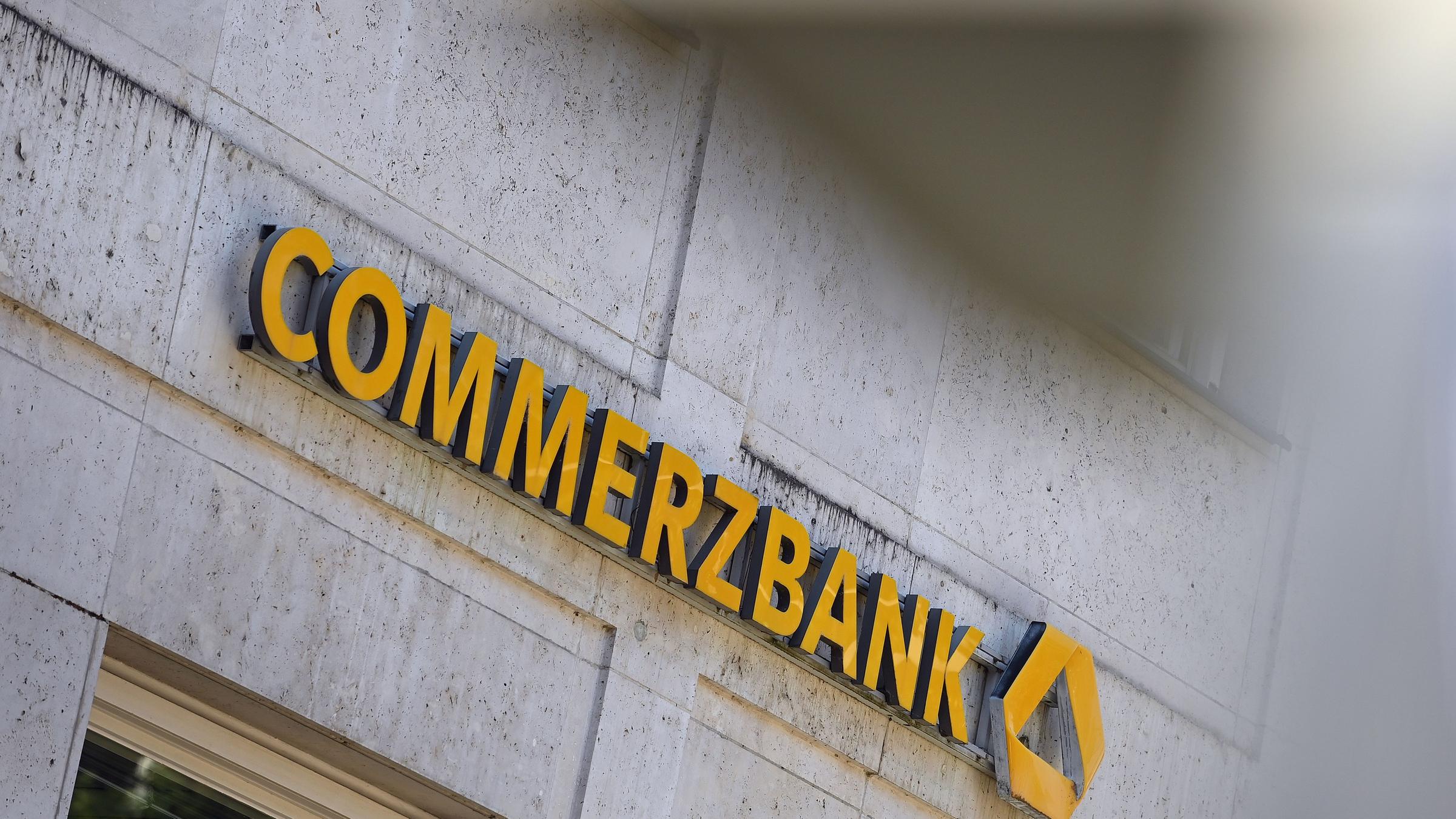 Commerzbank, Schriftzug, Logo