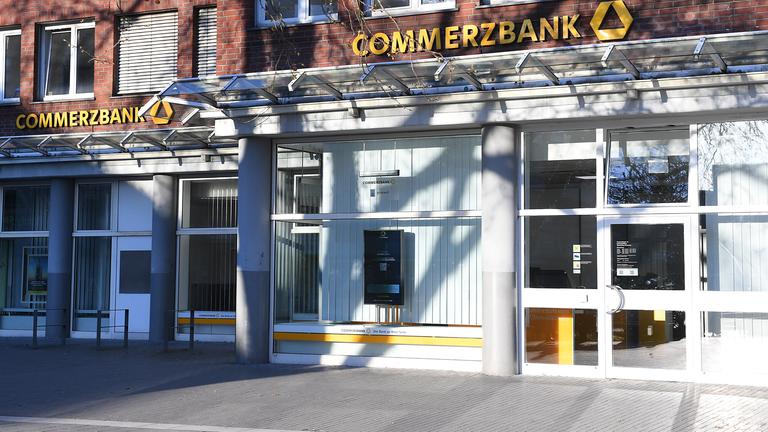 Unicredit legt uebernahmeangebot fuer Commerzbank vor