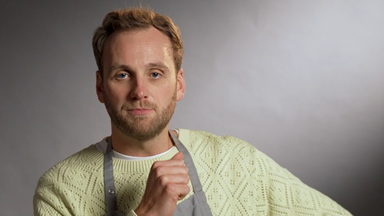 Terra Xplore Moderator Leon Windscheidt erklärt, was ein Streuselkuchen mit Psychologie zu tun hat