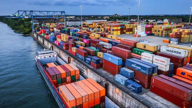 Container im Duisburger Hafen (Archivfoto)