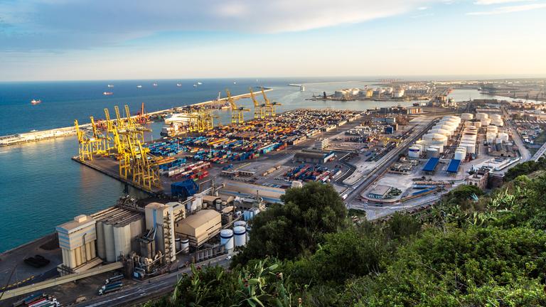 Containerhafen in Spanien