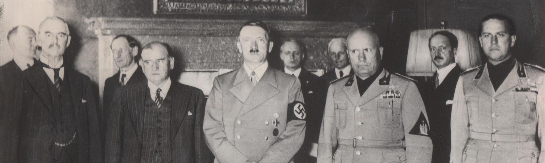 "Countdown zum Zweiten Weltkrieg: Verrat": Schwarz-Weiß-Foto: Gruppenbild im Rahmen des Münchner Abkommens.