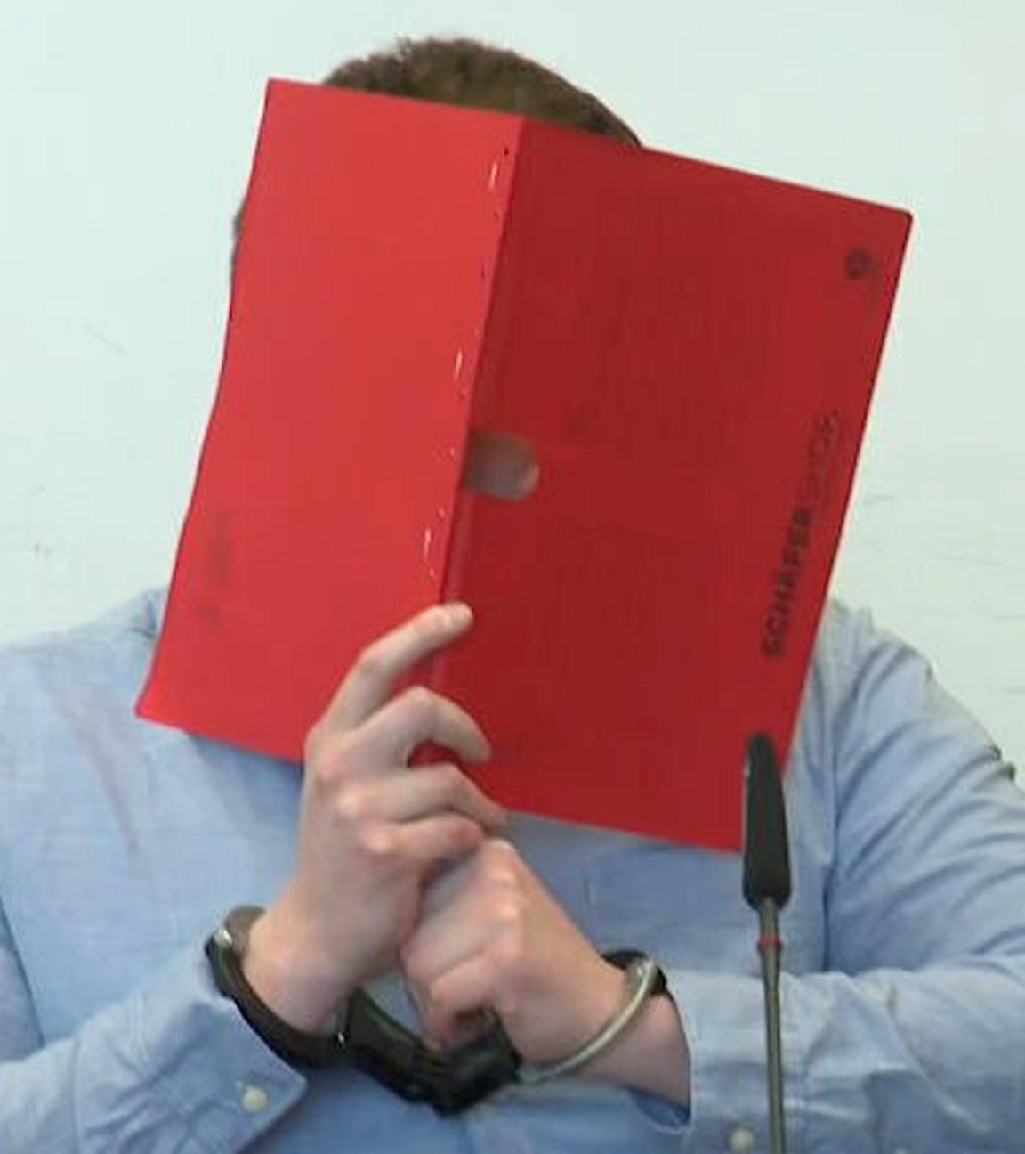 Crimenetwork"-Betreiber Jannis H. vor dem Landegericht Gießen am 18.03.2026