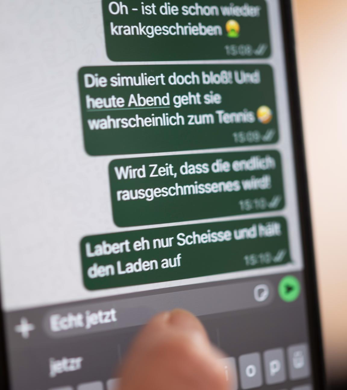 Cybermobbing wird zu einem immer größeren Problem - dagegen will das EU-Parlament nun vorgehen.