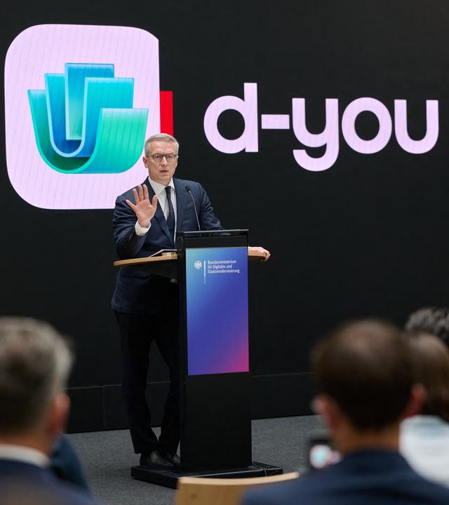 Karsten Wildberger (CDU), Bundesminister für Digitalisierung und Staatsmodernisierung präsentiert den Namen und das Logo der EUDI-Wallet d-you