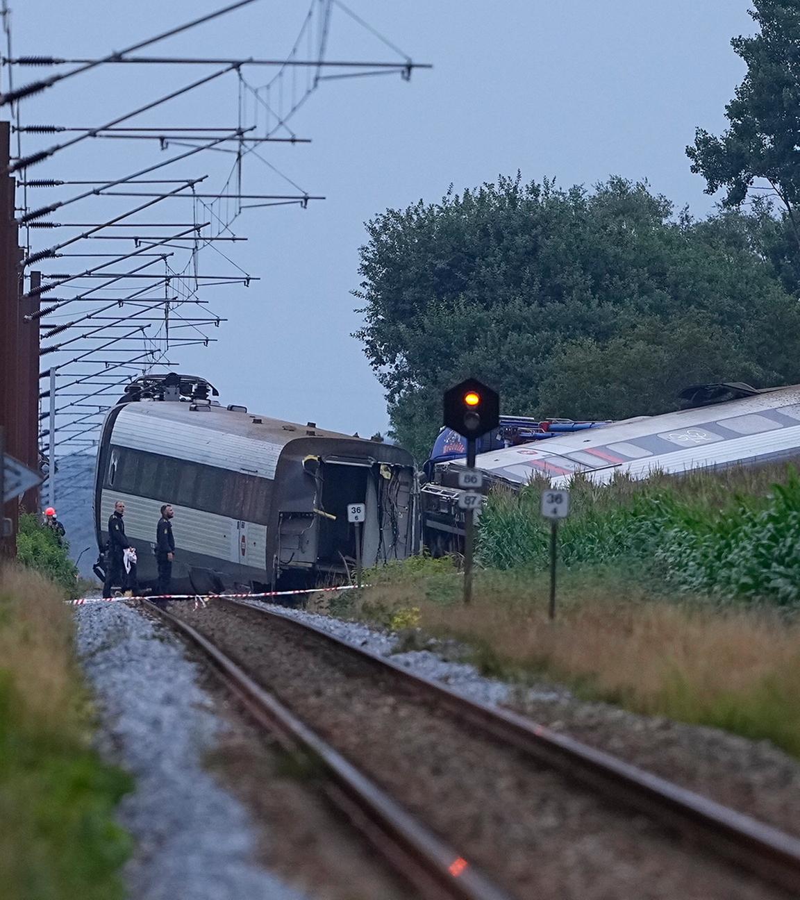 Ein entgleister Zug in Dänemark