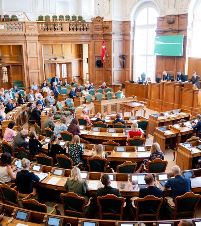 Das dänische Parlament im Folketing-Saal in Schloss Christiansborg in Kopenhagen. 