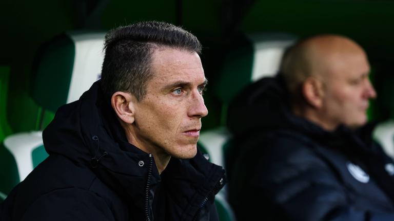 Trainer Daniel Bauer und Geschäftsführer Peter Christiansen von VfL Wolfsburg am 06.12.2025.