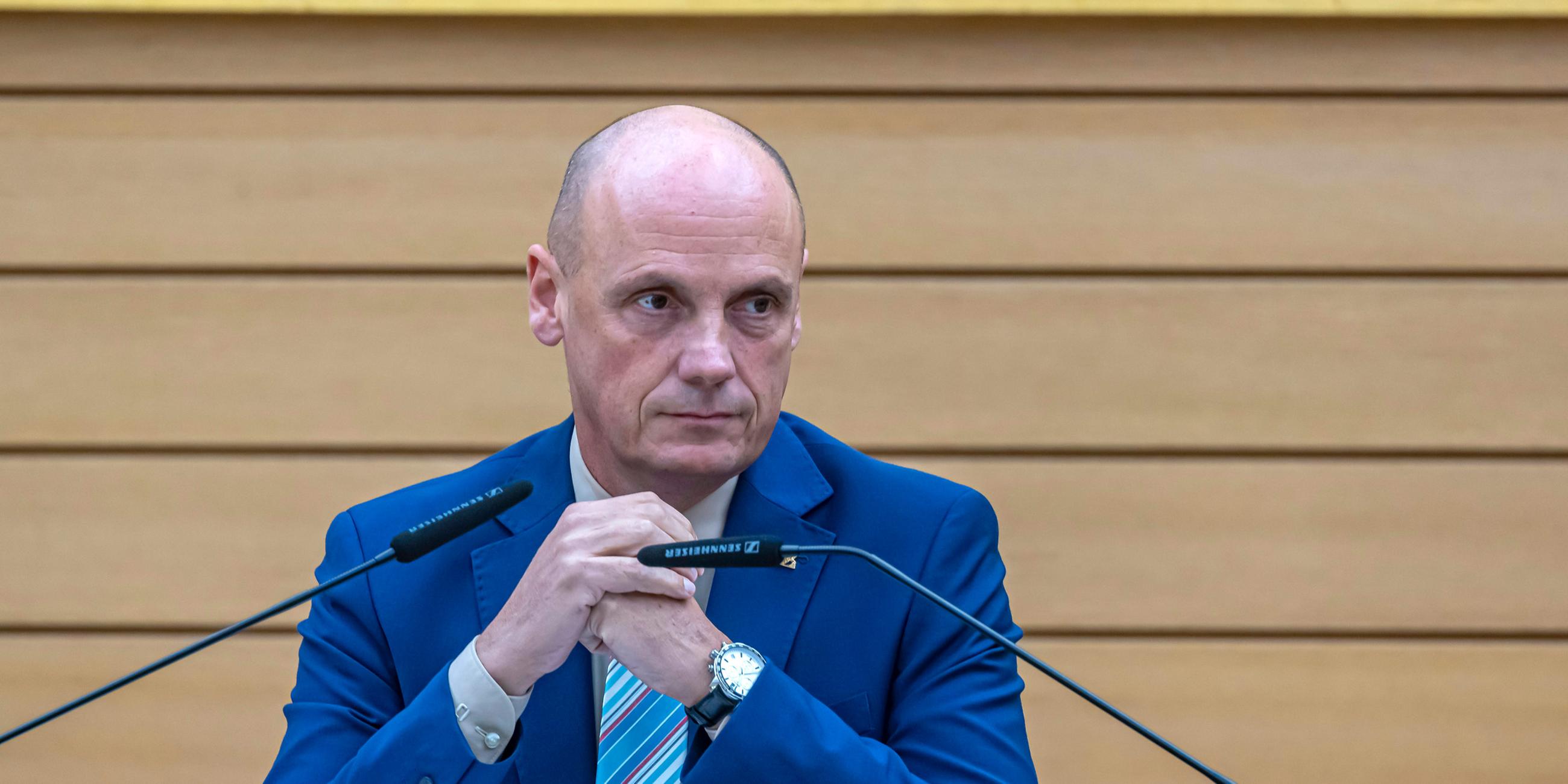 Vizepräsident des Landtags in Baden-Würtemberg Daniel Born (SPD) während einer Plenarsitzung. (Archiv)