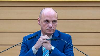 Vizepräsident des Landtags in Baden-Würtemberg Daniel Born (SPD) während einer Plenarsitzung. (Archiv)