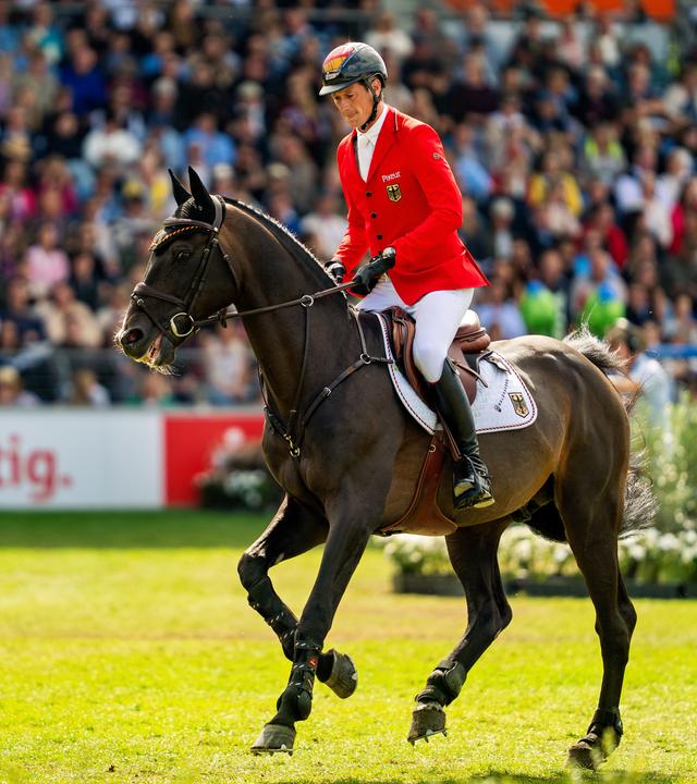Daniel Deusser auf Otello de Guldenboom (GER) im Einzel-Finale der FEI-Springreit-Weltmeisterschaft 2026.