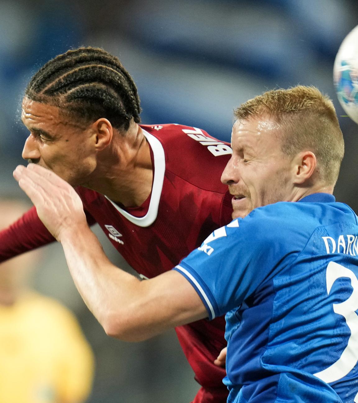 Monju Momuluh und Fabian Holland in Darmstadt am 20.01.21