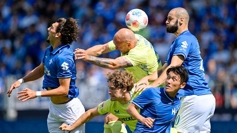 Fußball: SV Darmstadt 98 gegen Hertha BSC.