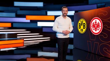 Sven Voss im aktuellen sportstudio vor Monitor mit Spielpaarung Dortmund - Frankfurt