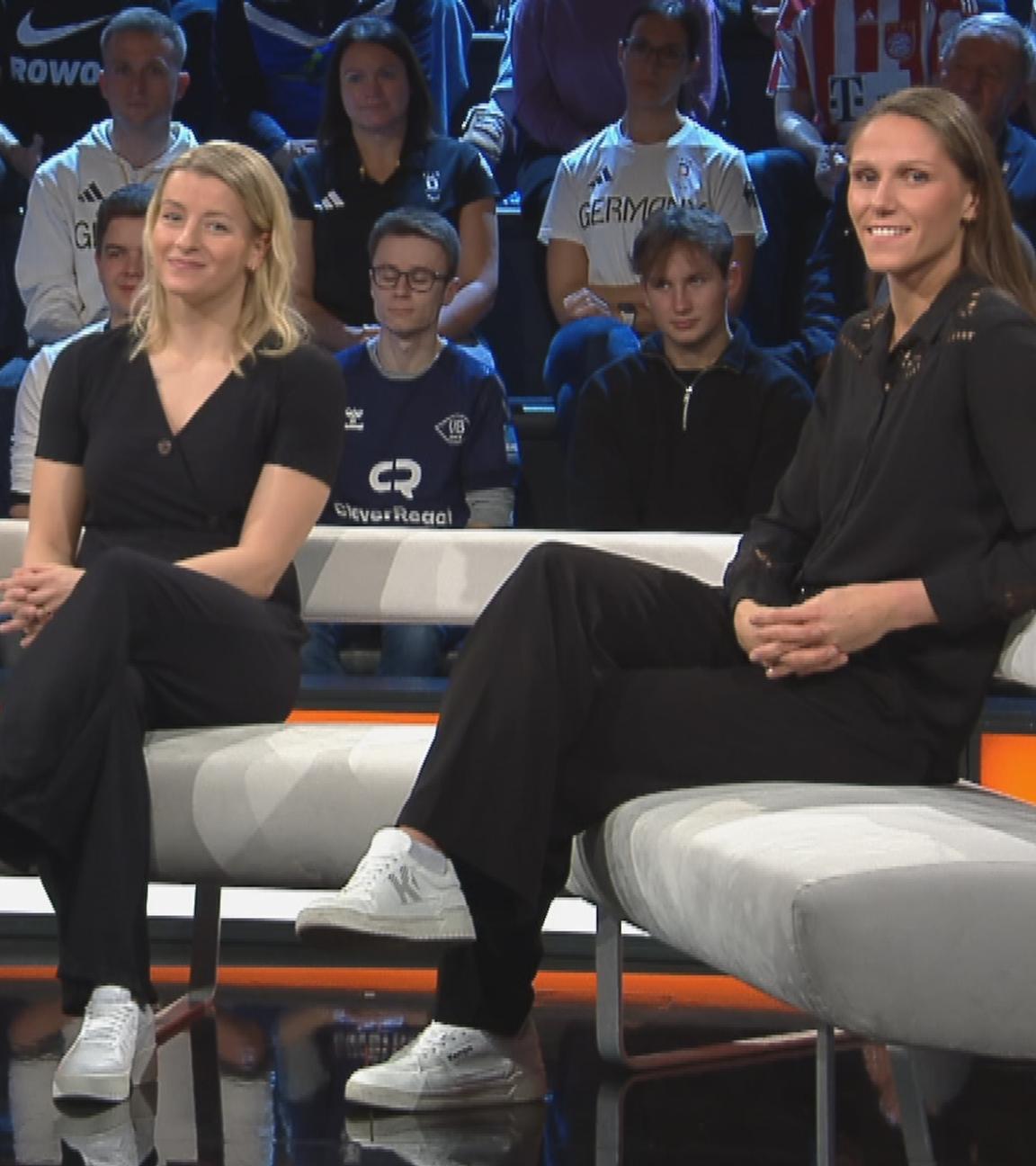 Xenia Smits und Antje Döll mit Sven Voss im aktuellen Sportstudio am 15.11.25