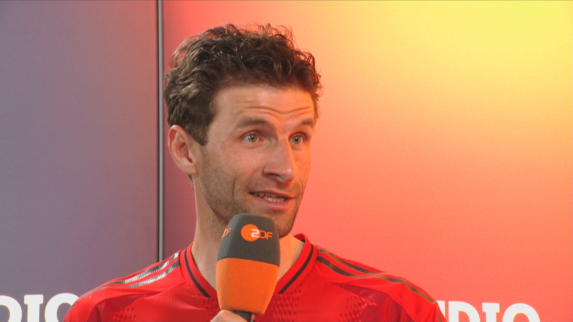 Münchens Thomas Müller während seinem Interview.