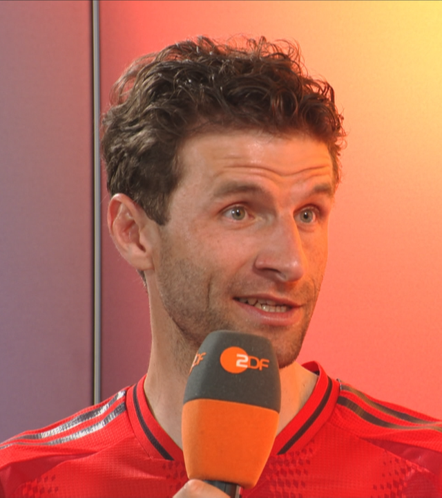 Münchens Thomas Müller während seinem Interview.