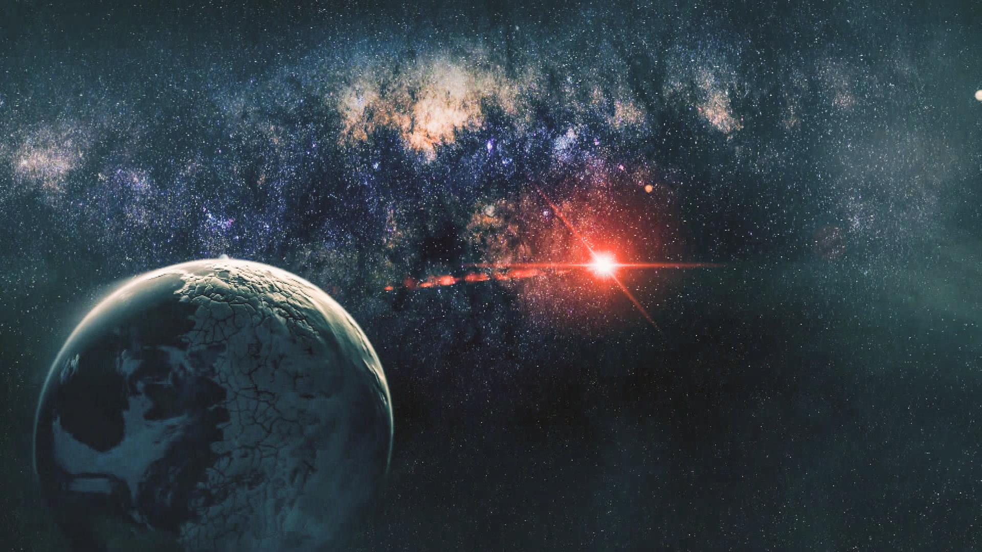 Computeranimation. Vor dem Hintergrund des Universums mit vielen Sternen ist ein großer Planet zu sehen. In der Ferne schimmert ein Stern rot.